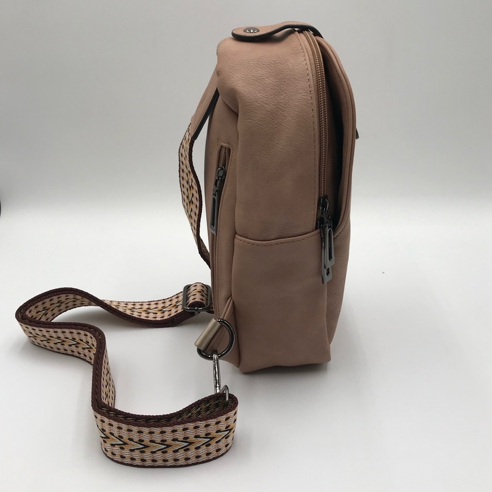 BN Love Deliver Sling Bag - Picture 2 of 12